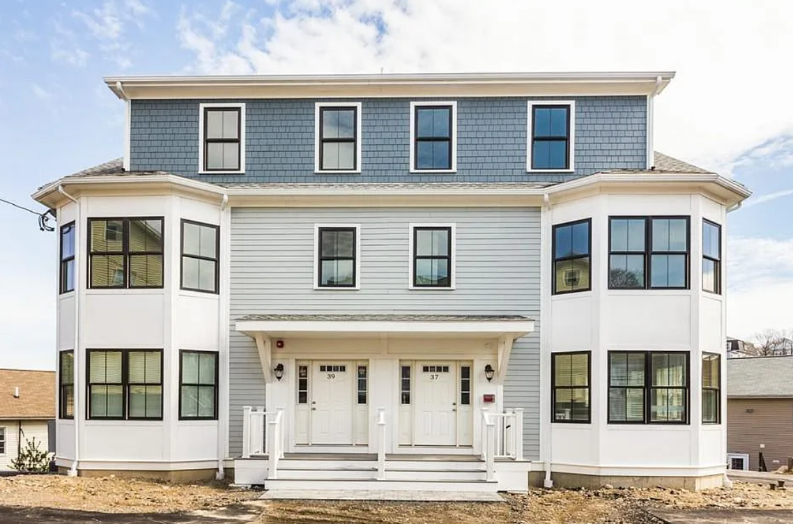 2 Units House located at 37R Juniper St, Roxbury MA