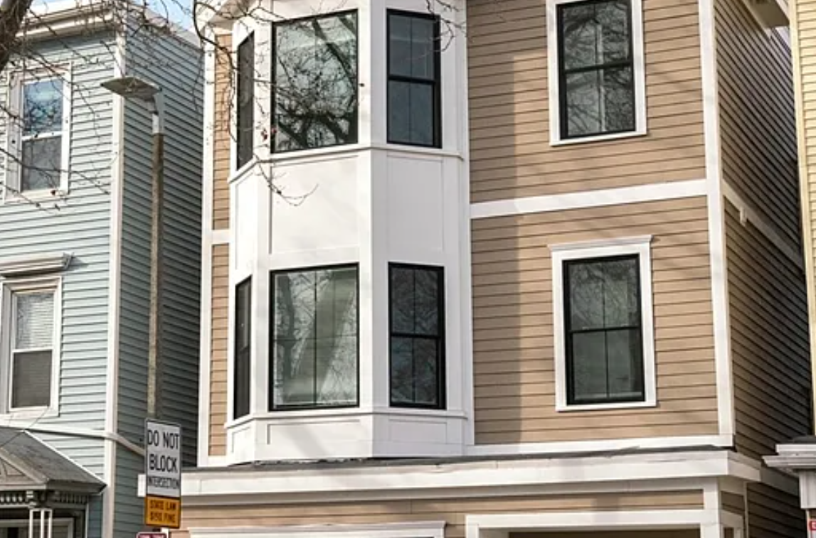 4 Units House located at 132 Chelsea St, East Boston MA