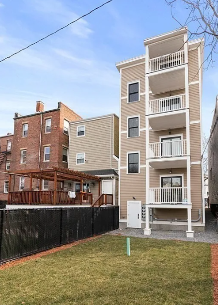 4 Units House located at 132 Chelsea St, East Boston MA