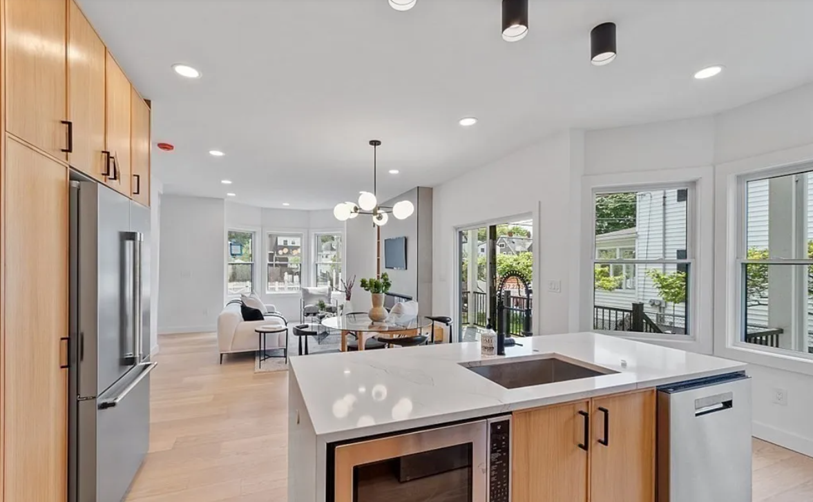 136 Washington St, Medford MA